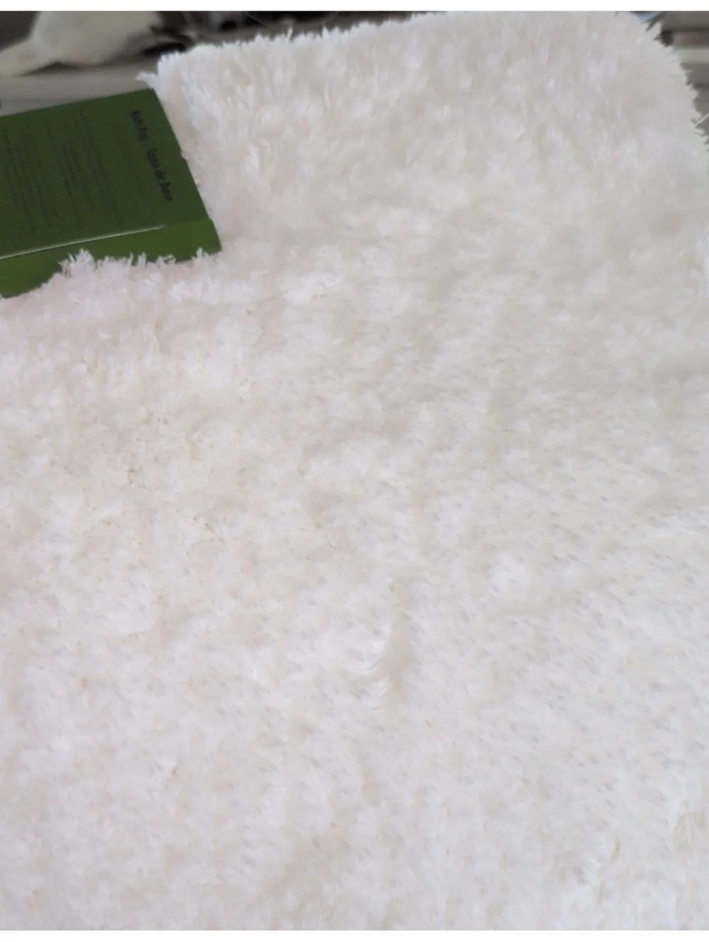 Kate Spade Fluffy Non-Slip White Bath Rug 17”x24”